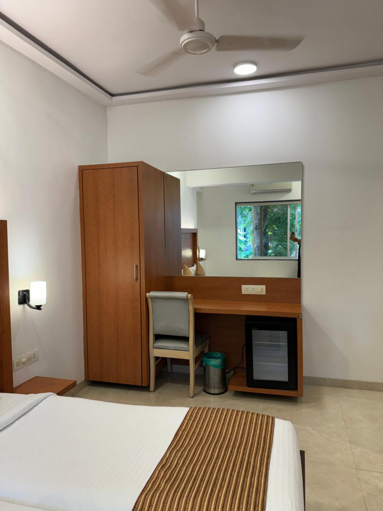 Hotel Galaxy Mumbai Luaran gambar