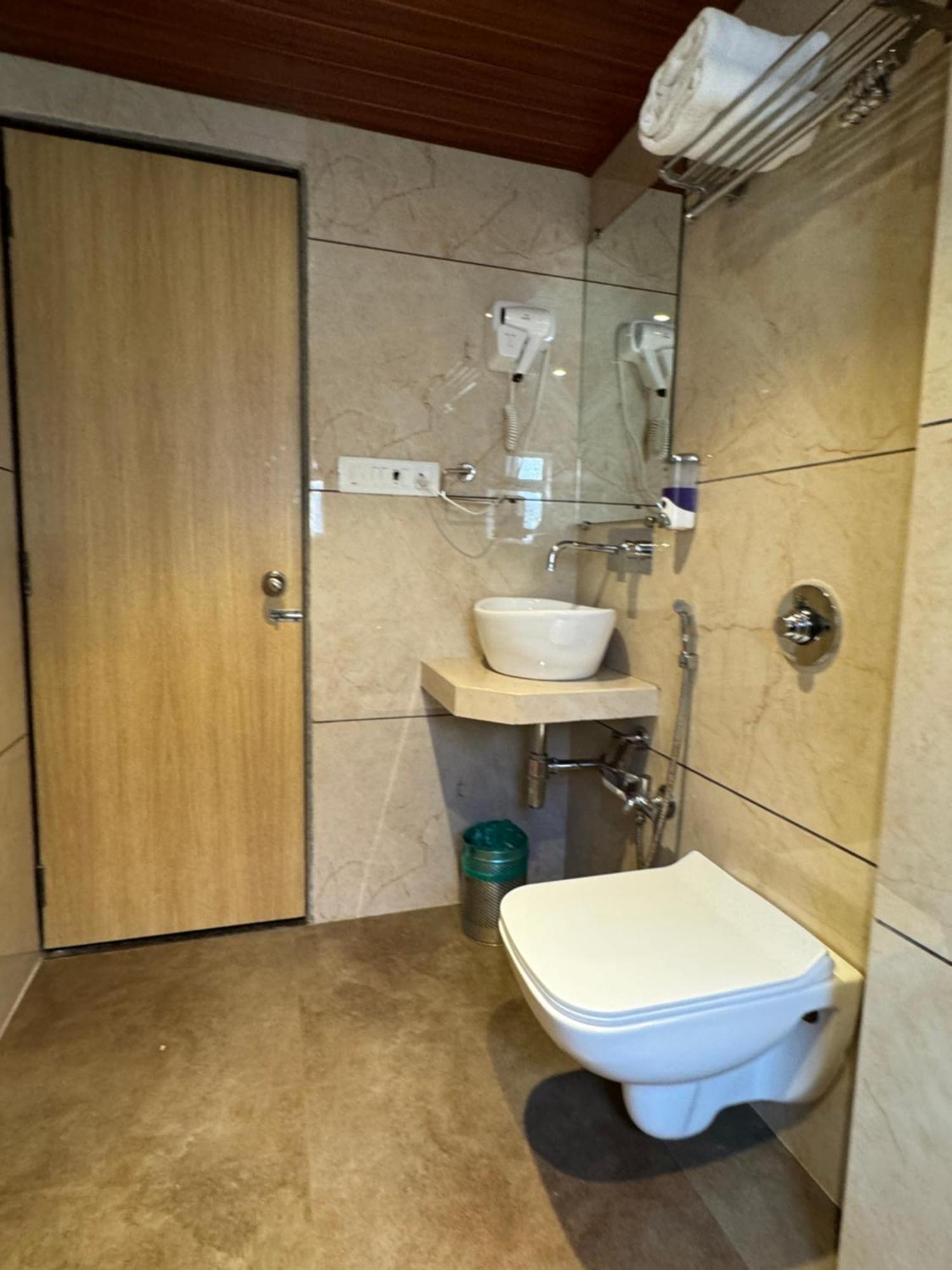 Hotel Galaxy Mumbai Luaran gambar