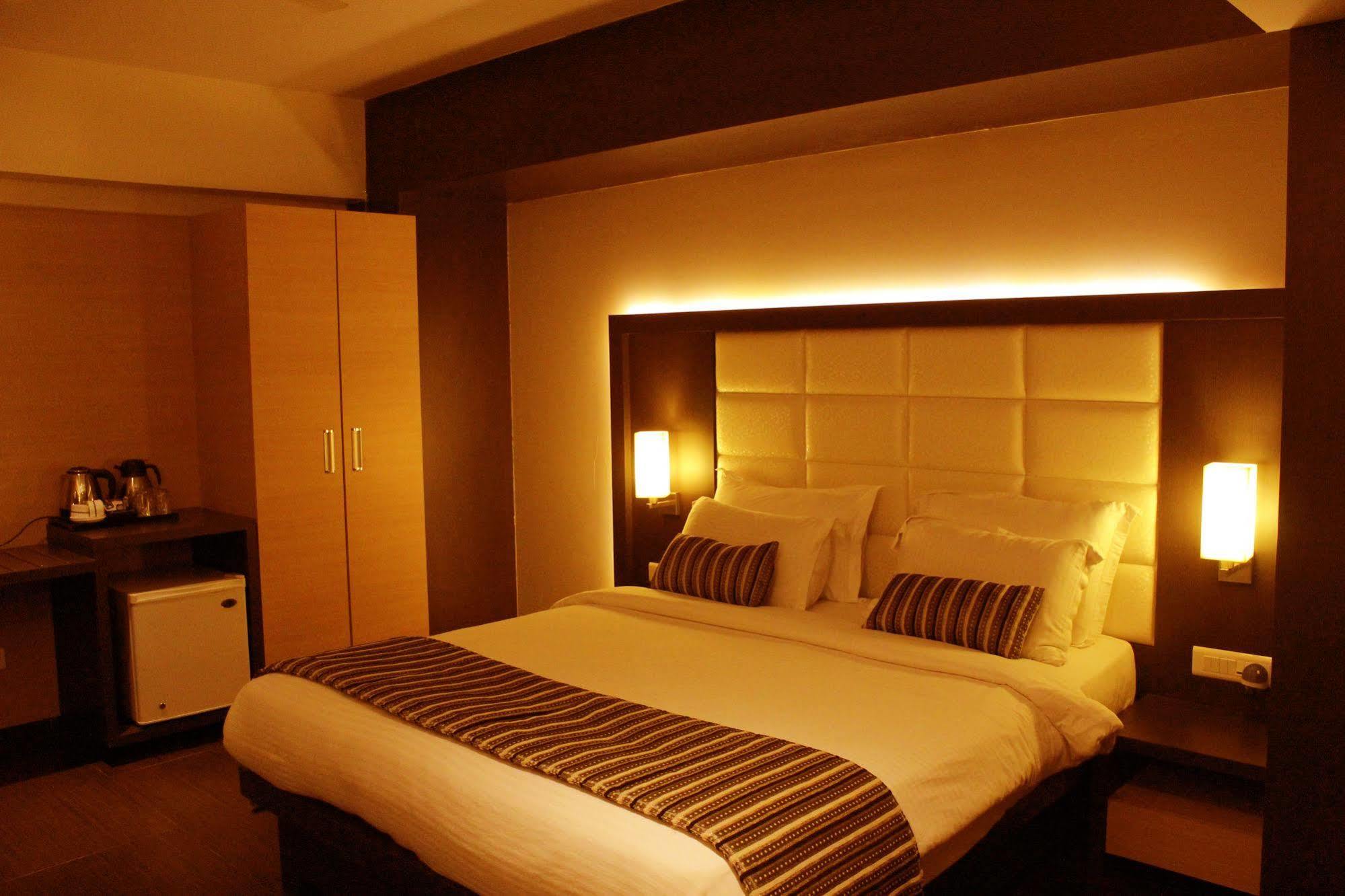 Hotel Galaxy Mumbai Luaran gambar