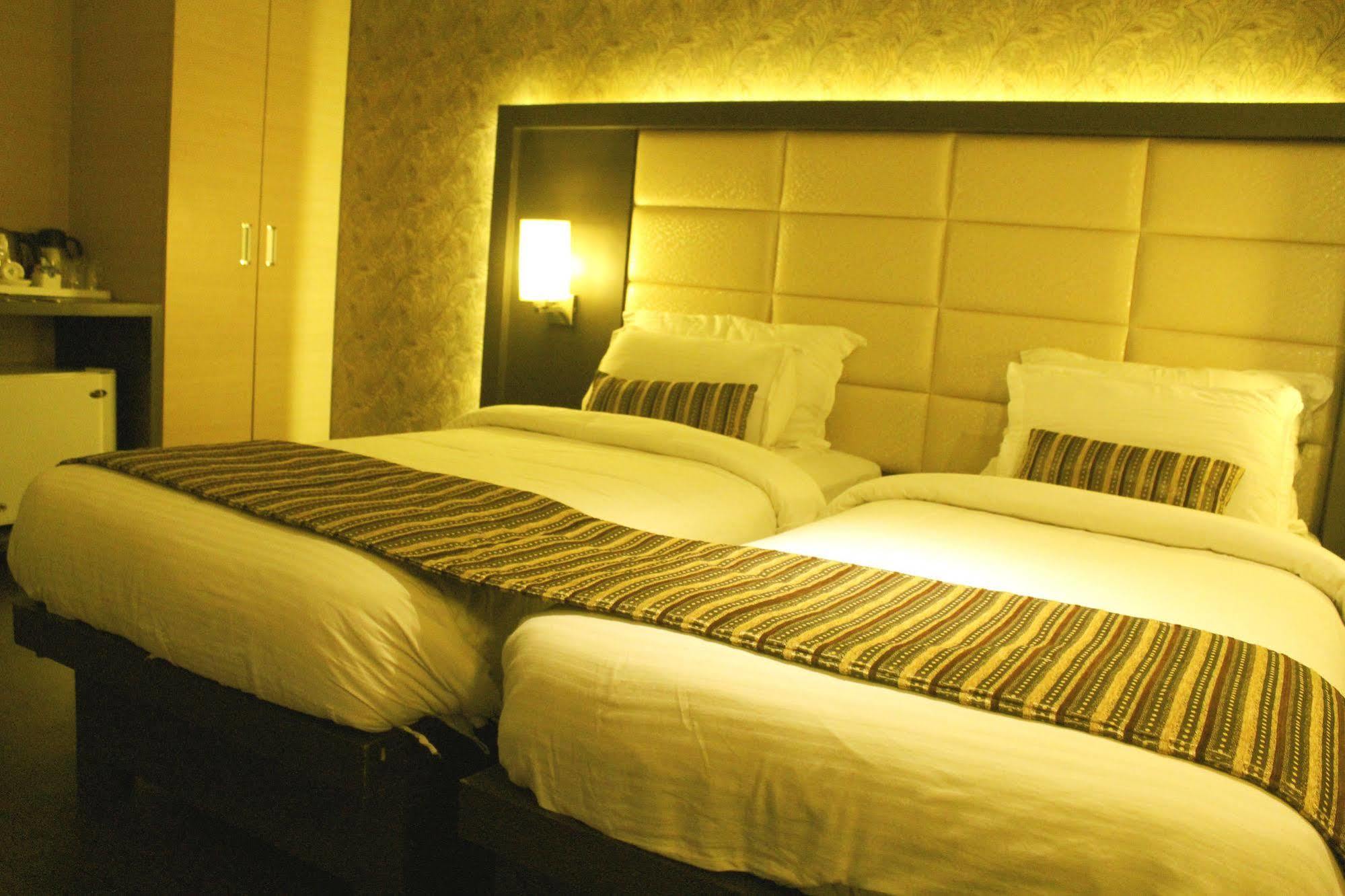 Hotel Galaxy Mumbai Luaran gambar